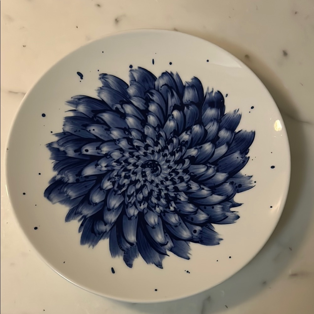 In Bloom Plate - Picture 2 of 4